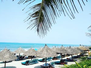 Bord de mer et détente en camping
